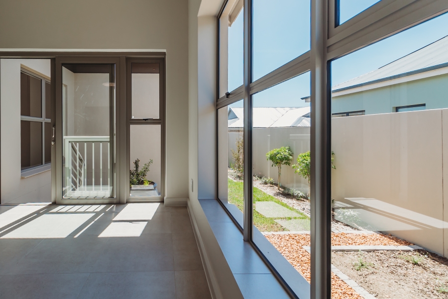 3 Bedroom Property for Sale in Kraaibosch Western Cape